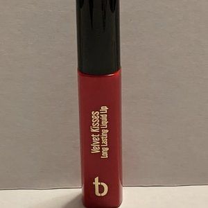 NWOT Tori Belle "Velvet Kisses Liquid Lip"